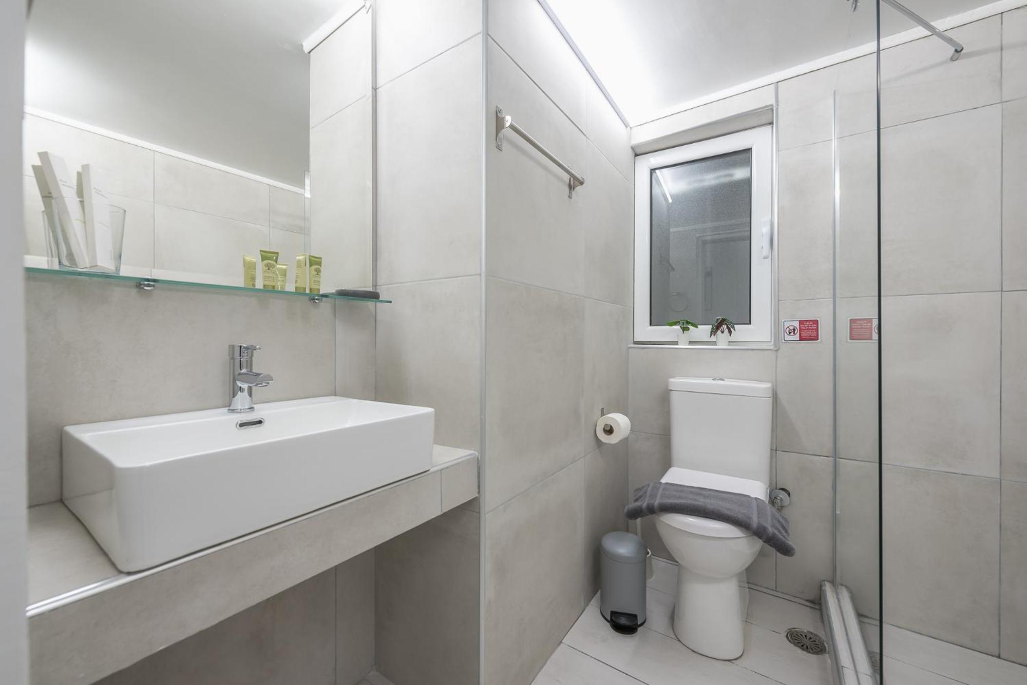 Contemporary Apartment 200M From Acropolis 100Mbps Netflix เอเธนส์ ภายนอก รูปภาพ